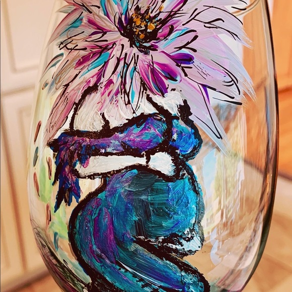 Hand painted wine glass - Picture 2 of 5
